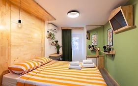 Studio Apartment & Room Split-Two Different Units!